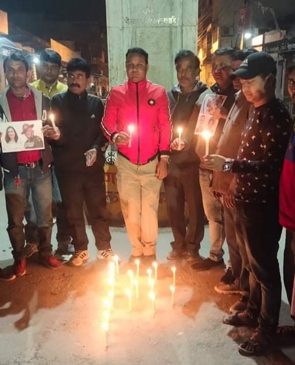 हेलिकप्टर दुर्घटनामा भारतीय ‘चिफ अफ डिफेन्स’ सहित १३ जनाको मृत्यु प्रति कृष्णनगरमा मोमबत्ती बाली श्रद्धांजलि अर्पित