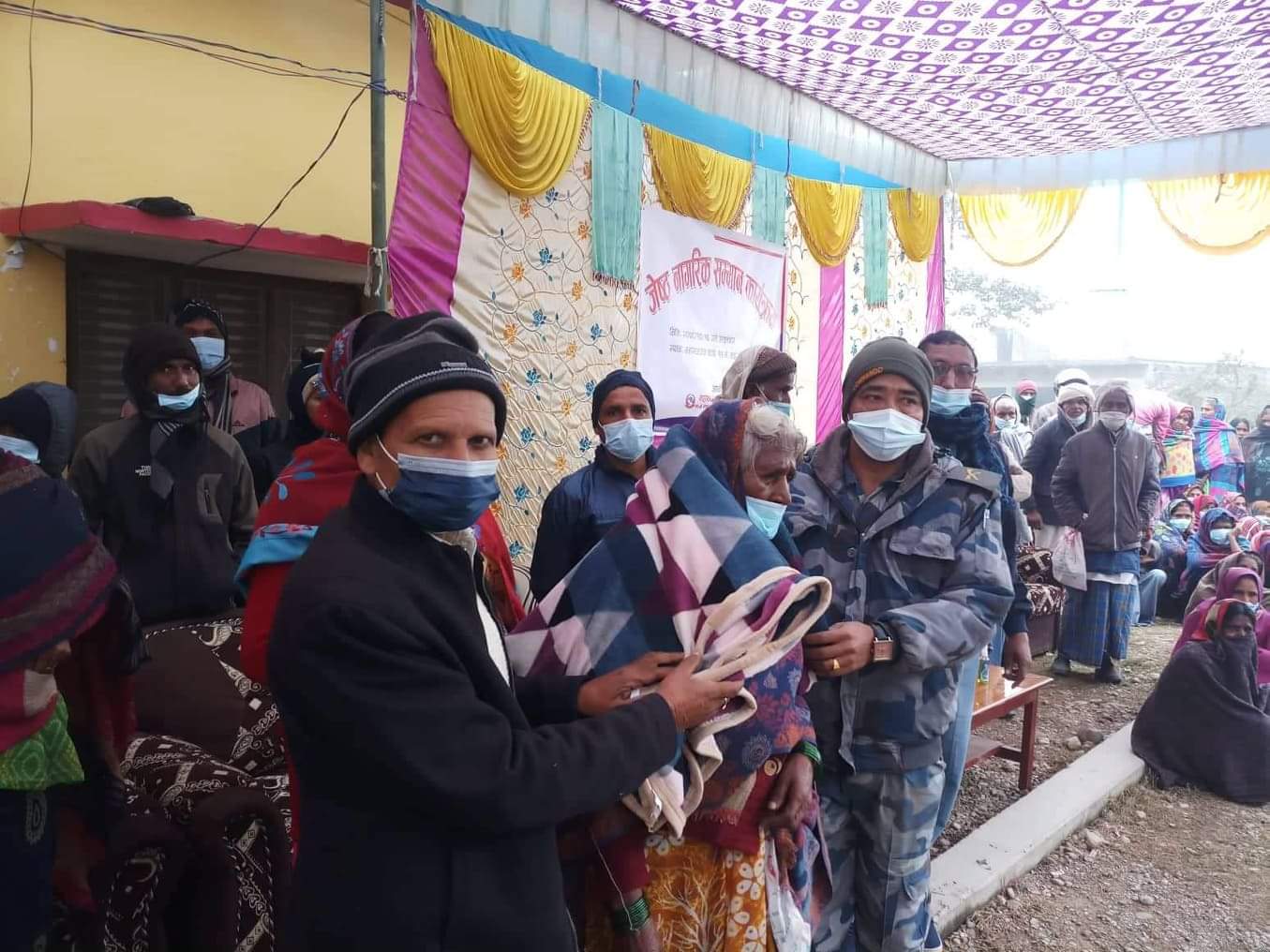 वडाध्यक्ष जगदीश तिवारीले गरे जेष्ठ नागरिक लाई सम्मान