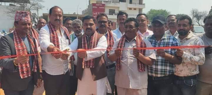 जिल्लाको पुरानो बजार कृष्णनगरमा सांसद शाह द्वारा बसपार्कको उद्घाटन 