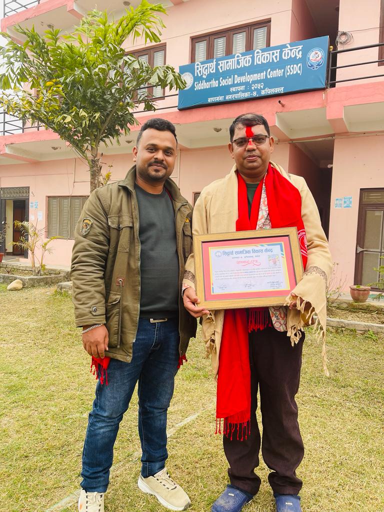 प्रकाश घिमीरे सर्वोत्कृष्ट कर्मचारी भइ सम्मानित