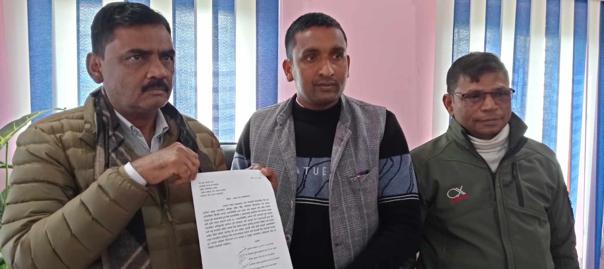 वडा अध्यक्षहरुले बुझाए प्रमुख प्रशासकीय अधिकृत बिरुद्ध मेयरलाई ज्ञापन पत्र