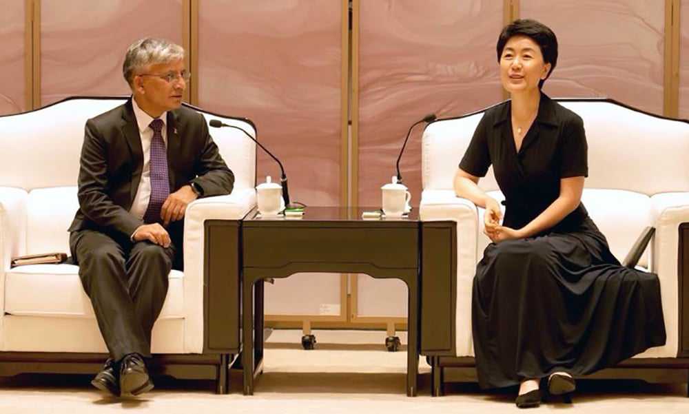 नेताहरु चीन जाँदा नेपालमा उथलपुथल योजना कि संयोग ?