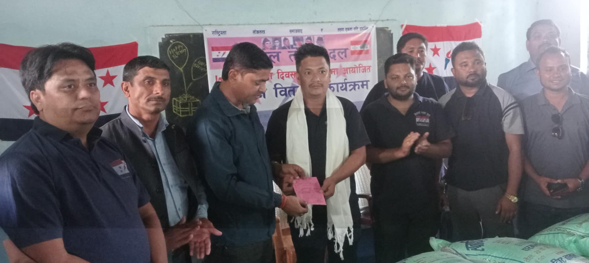 नेपाल तरुण दलले ७२ औ स्थापना बालगृहमा ५० हजार बराबारको खाधान्न बितरण 